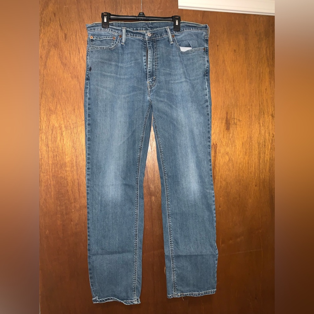 🐠 LEVI’S jeans size 40